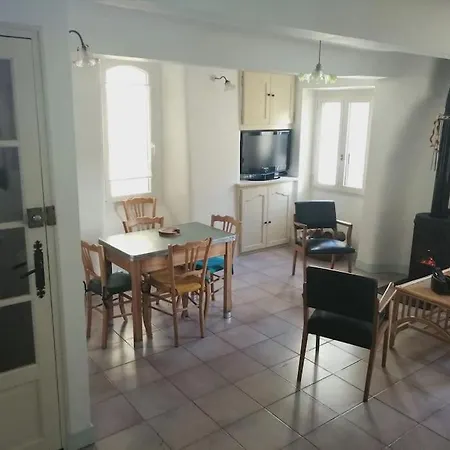 Maison De Village